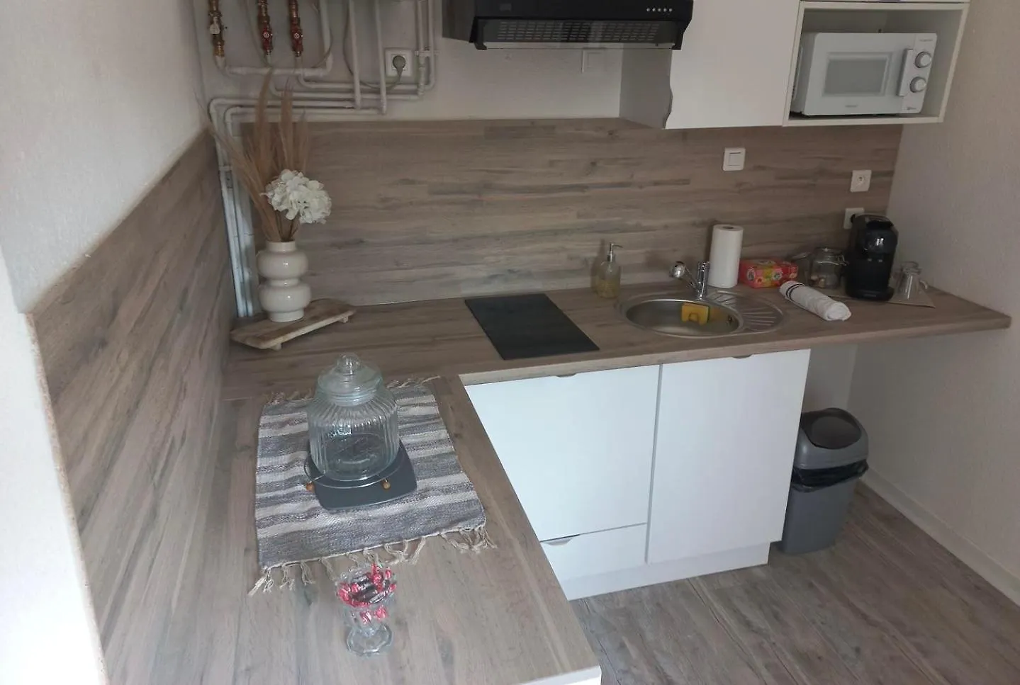 La Parenthese Doree Studio A Saint Bel شقة